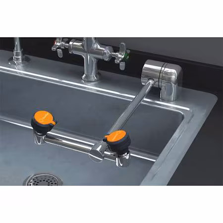 Lavaojos con plomería Guardian Equipment H